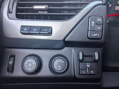 Used 2020 Chevrolet Tahoe Premier w/ 6.2L Performance Package image 19