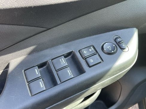 Used 2016 Honda CR-V SE image 10