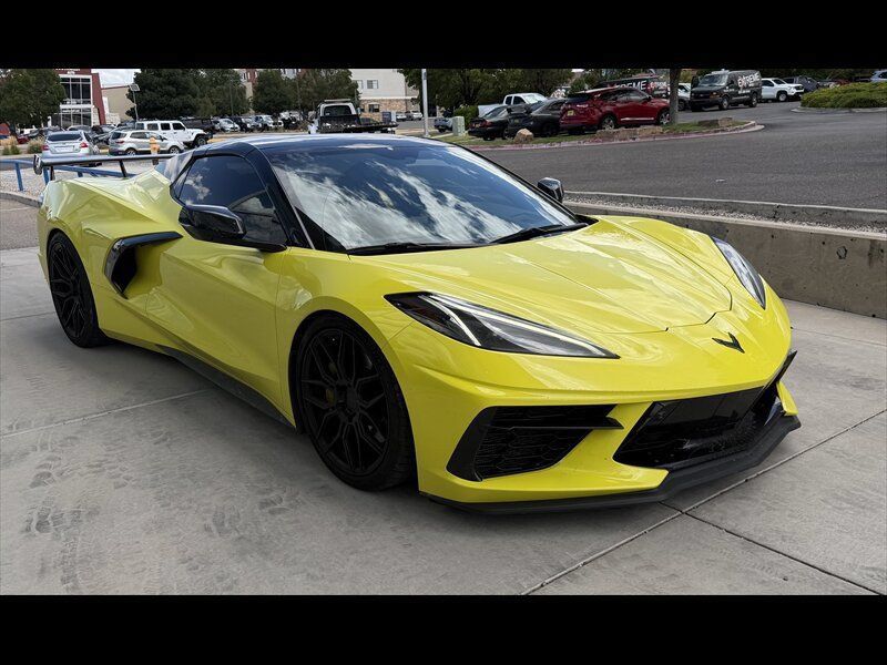 Used 2023 Chevrolet Corvette Stingray Premium Conv w/ Z51 Performance Package RWD image 2