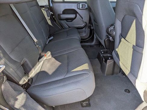 Used 2021 Jeep Wrangler Unlimited Sport image 19