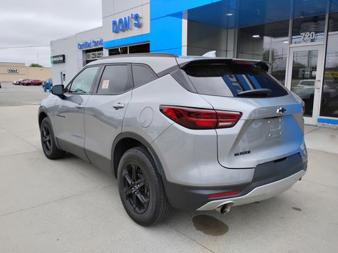 Used 2023 Chevrolet Blazer LT w/ Convenience Package FWD image 2