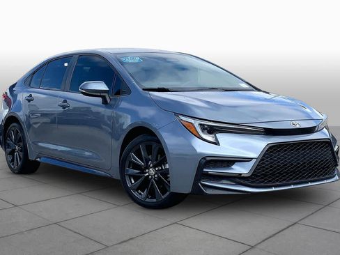 Used 2024 Toyota Corolla SE FWD image 3