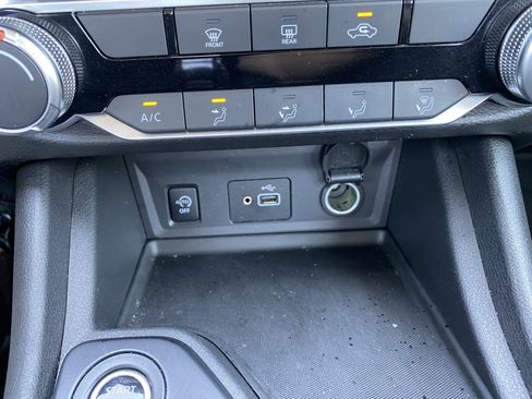 Used 2024 Nissan Sentra S FWD image 23