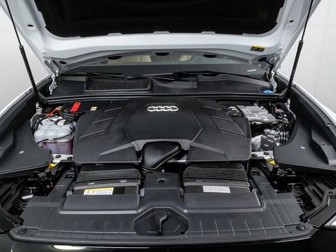 Used 2023 Audi Q8 Premium Plus w/ Premium Plus Package image 36