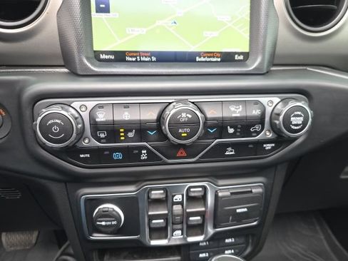 Used 2023 Jeep Wrangler Unlimited w/ Sun & Screen Package AWD/4WD image 28