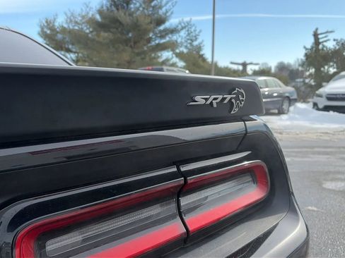 Used 2018 Dodge Challenger SRT Hellcat image 38
