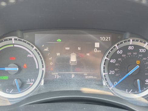 Used 2022 Toyota Highlander XLE AWD/4WD image 23