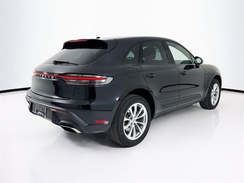 Used 2025 Porsche Macan image 9