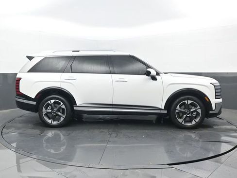 Used 2026 Hyundai Palisade Limited AWD/4WD image 2