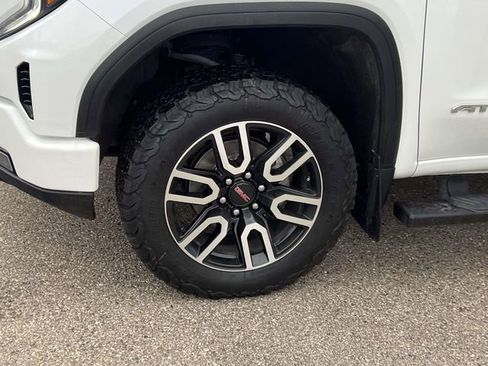 Used 2024 GMC Sierra 1500 AT4 image 10