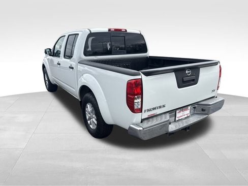 Used 2016 Nissan Frontier SV image 3