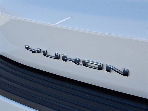 Used 2024 GMC Yukon SLT image 30