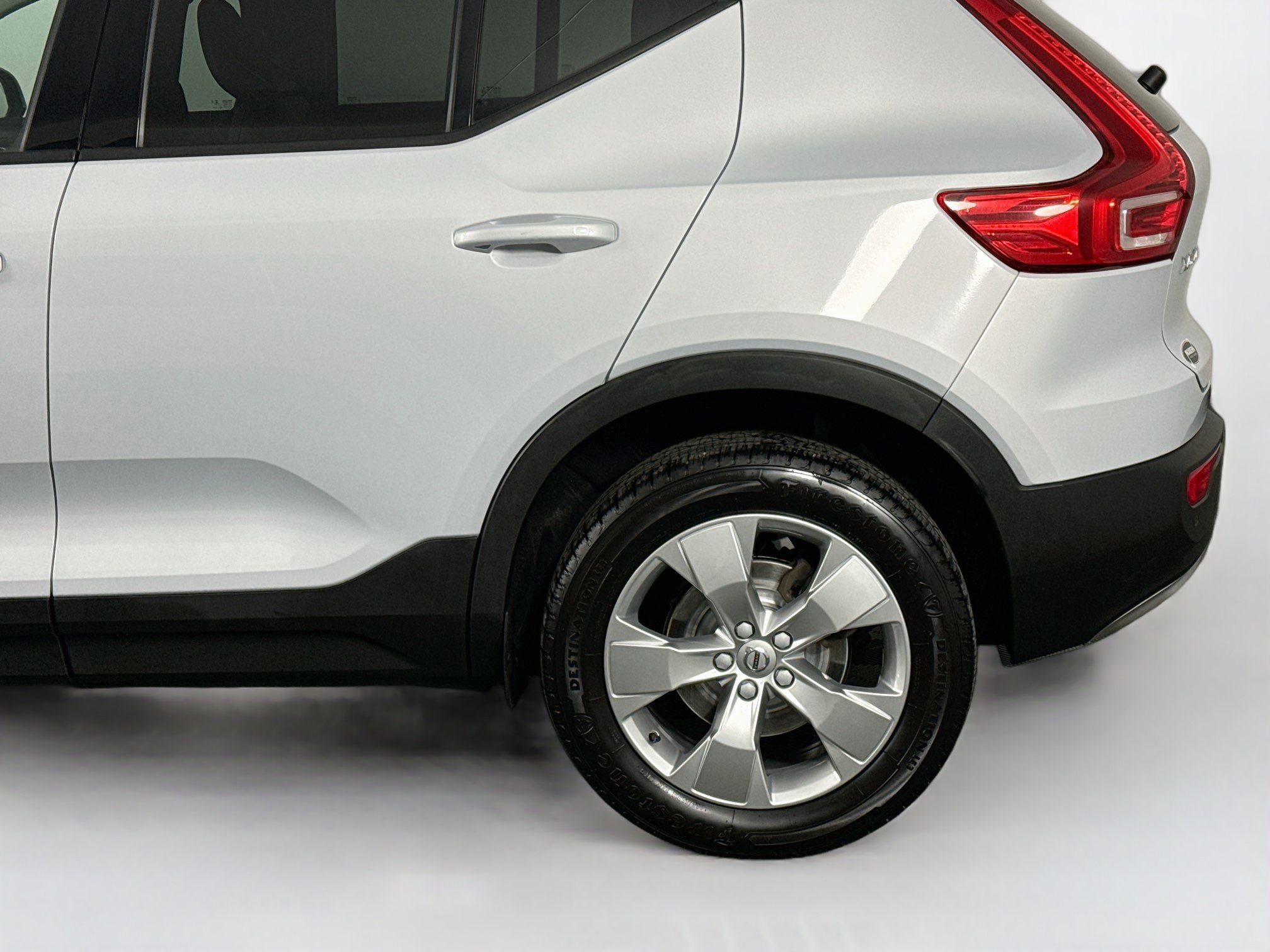 Used 2022 Volvo XC40 T5 Momentum AWD/4WD image 40