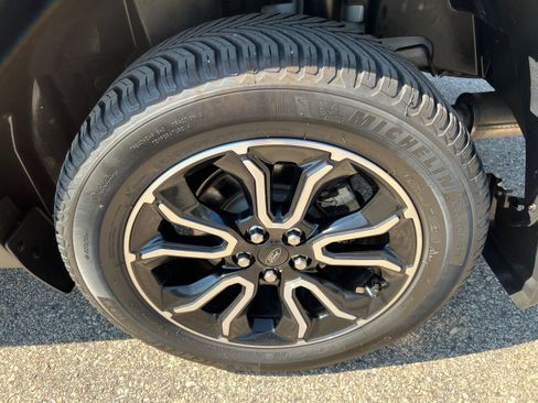 Used 2022 Ford Maverick Lariat w/ Lariat Luxury Package FWD image 9
