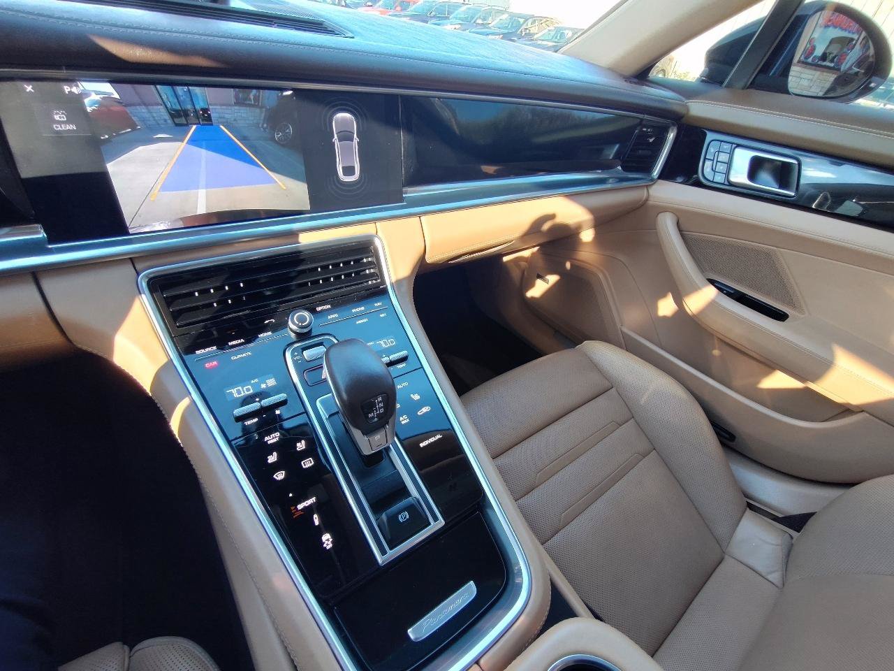 Used 2018 Porsche Panamera RWD image 26