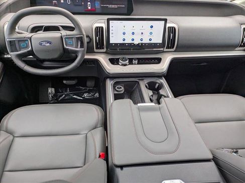 New 2025 Ford Expedition Active image 16