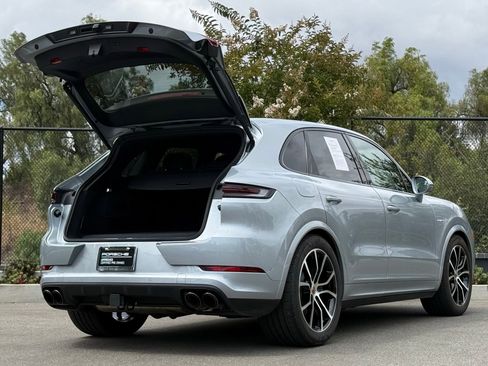Used 2026 Porsche Cayenne E-Hybrid AWD/4WD image 30