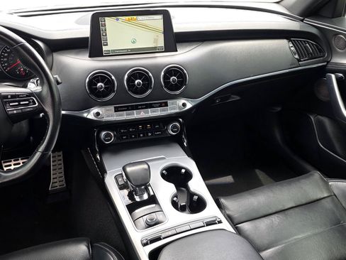 Used 2020 Kia Stinger GT2 RWD image 11