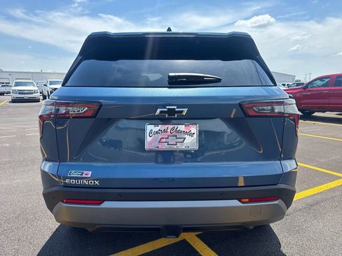New 2026 Chevrolet Equinox LT w/ Convenience Package II FWD image 5