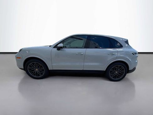Used 2024 Porsche Cayenne AWD/4WD image 5