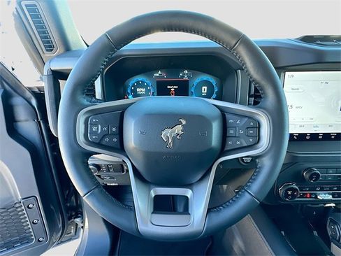 New 2025 Ford Bronco Badlands image 7