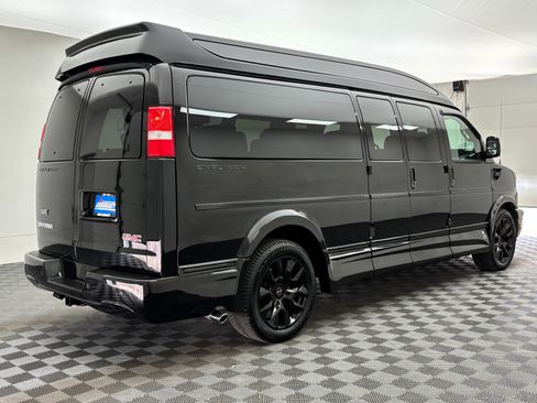 Used 2025 GMC Savana 2500 Extended w/ Driver Convenience Package RWD image 8