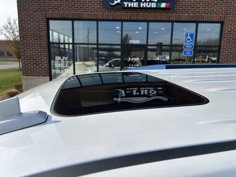 Used 2016 Cadillac Escalade ESV Luxury image 31