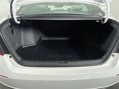 Used 2018 Honda Accord EX image 27