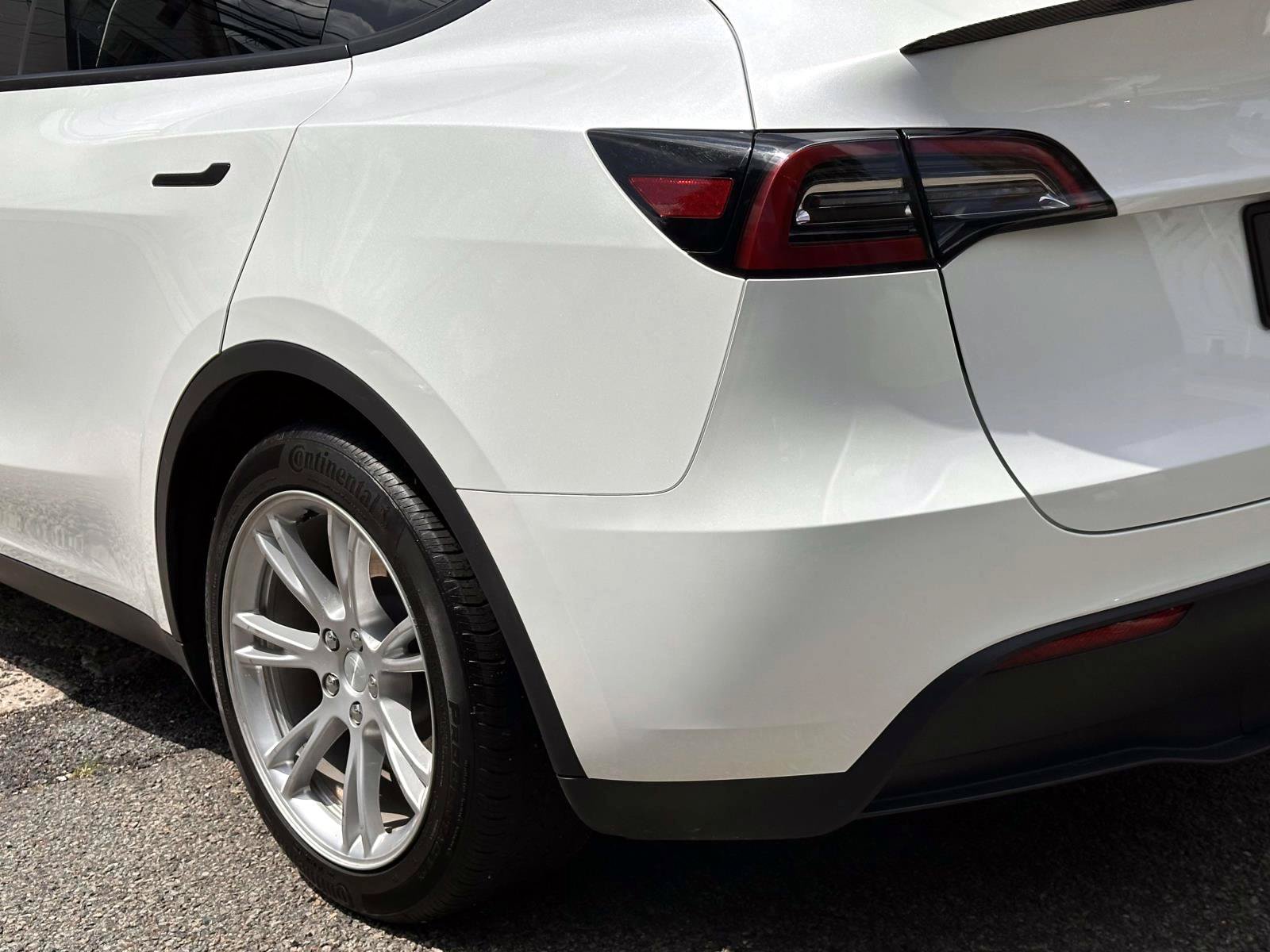 Used 2024 Tesla Model Y Long Range AWD/4WD image 11
