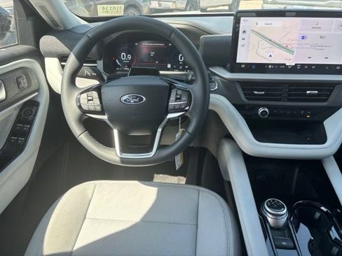 New 2026 Ford Explorer Platinum w/ LUX Leather Package AWD/4WD image 17