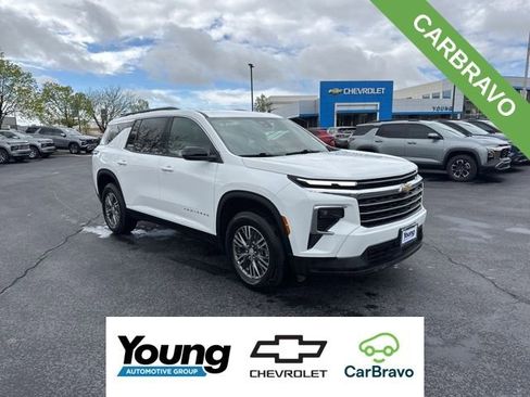 Certified 2026 Chevrolet Traverse LT AWD/4WD image 1