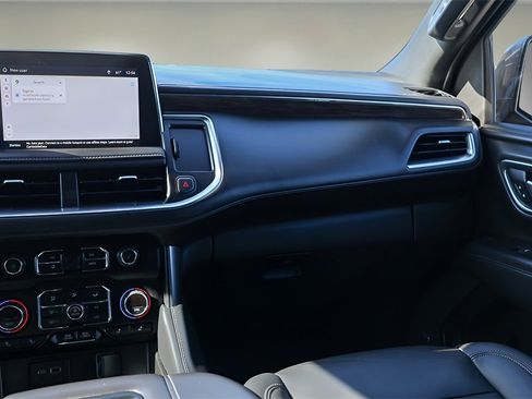 Used 2022 Chevrolet Tahoe Z71 w/ Luxury Package image 11