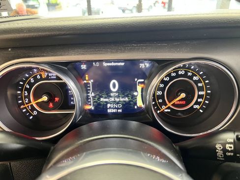 Used 2018 Jeep Wrangler Unlimited Sahara image 7