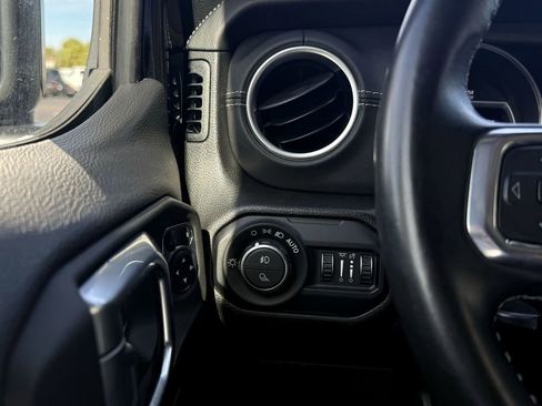 Used 2022 Jeep Gladiator Overland w/ Popular Equipment Package image 16