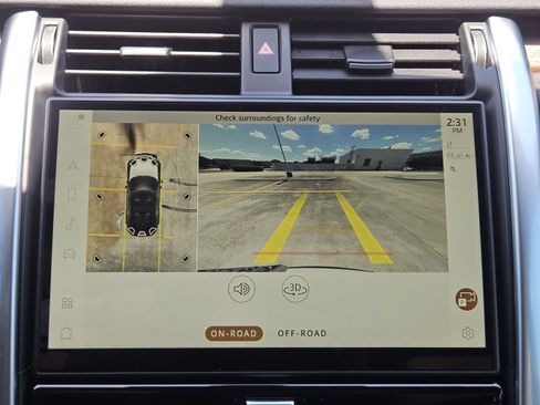 Used 2024 Land Rover Discovery Dynamic SE AWD/4WD image 34