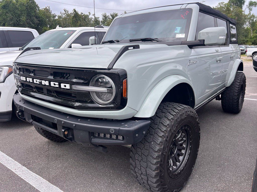 Used 2023 Ford Bronco Outer Banks AWD/4WD image 2