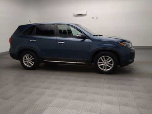 Used 2014 Kia Sorento LX image 11