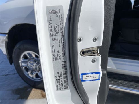 Used 2024 RAM 2500 Tradesman w/ Chrome Appearance Group image 34