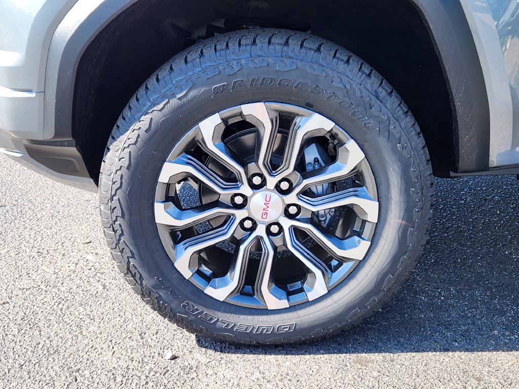 New 2026 GMC Canyon Denali w/ LPO, Black Badging Package AWD/4WD image 6