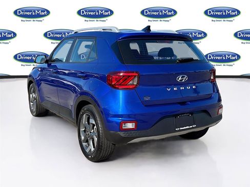 Used 2021 Hyundai Venue SEL image 6