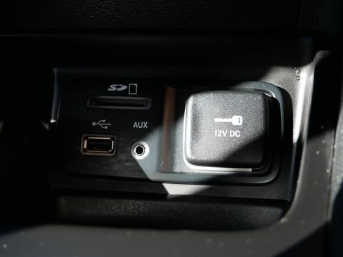 Used 2018 Jeep Cherokee Trailhawk w/ Cold Weather Group image 23