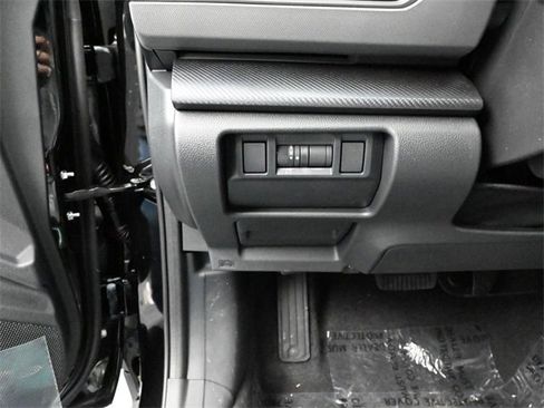 Certified 2025 Subaru Crosstrek 2.5i Limited image 13