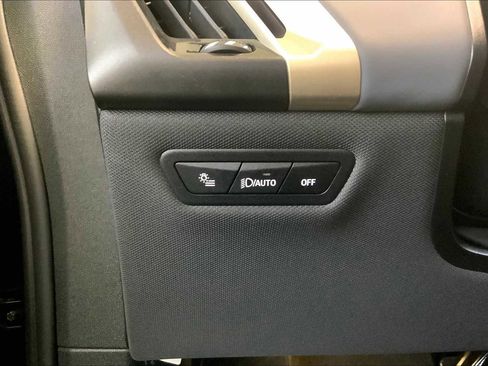 Used 2022 BMW iX xDrive50 w/ Convenience Package image 34