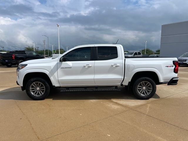 Certified 2024 Chevrolet Colorado LT w/ LT Convenience Package II AWD/4WD image 2