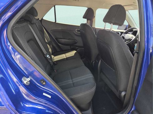 Used 2021 Hyundai Venue SEL FWD image 17