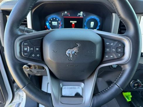 Used 2025 Ford Bronco Outer Banks AWD/4WD image 15