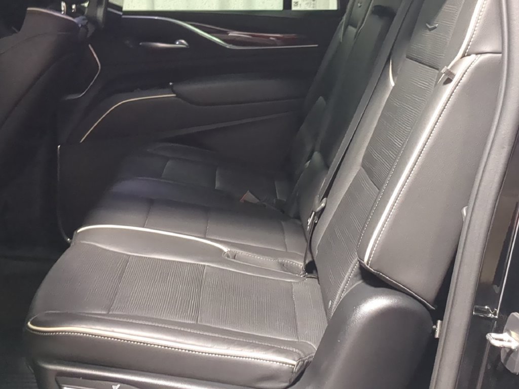 Used 2023 Cadillac Escalade ESV Premium Luxury AWD/4WD image 23