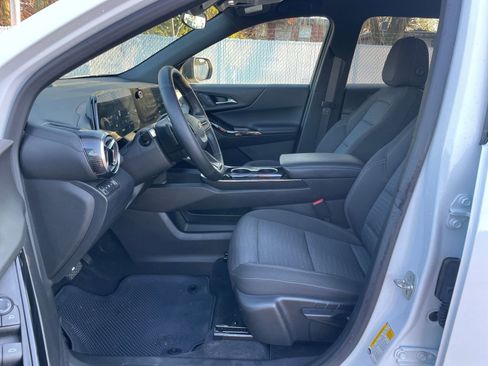 Used 2025 Chevrolet Equinox LT image 25