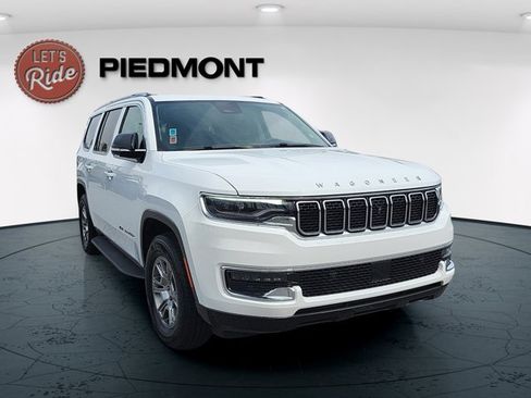 Used 2023 Jeep Wagoneer 4WD w/ Convenience Group I image 5