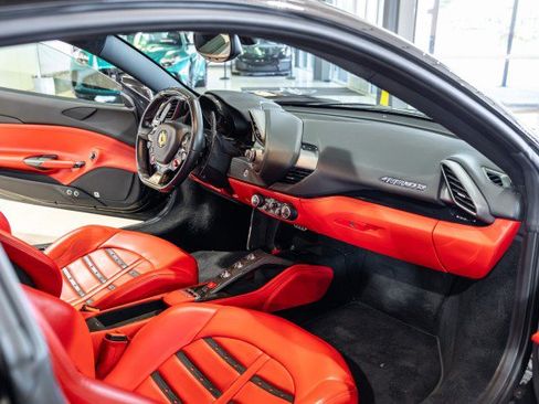 Used 2019 Ferrari 488 GTB RWD image 35